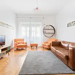Roomy Apartment Duomo&San Babila